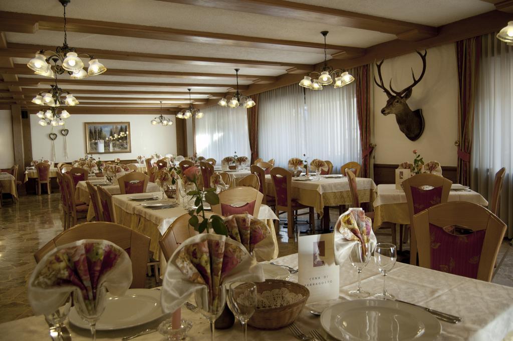 Hotel Al Cervo Tesero Exteriér fotografie